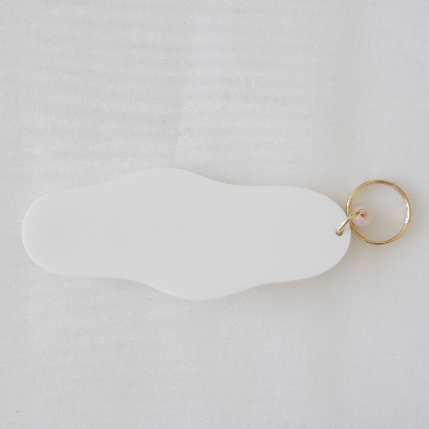 take a walk keychain 〈blossoms leading the way〉