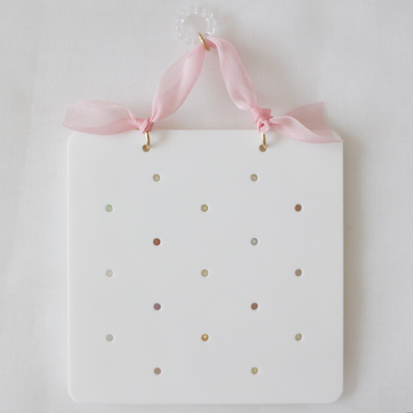 wall bijoux 〈blossoms leading the way〉